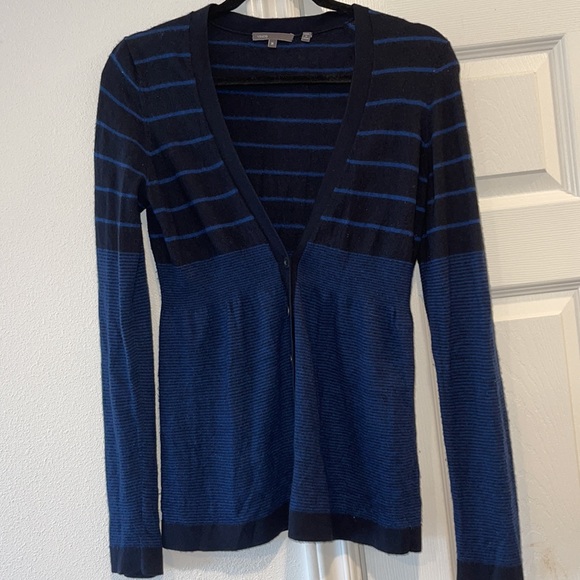 Vince cashmere cardigan soooo soft and comfortable size M - Picture 1 of 8